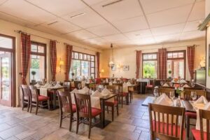 Uns H&uuml;sung | Restaurant in Warnem&uuml;nde
