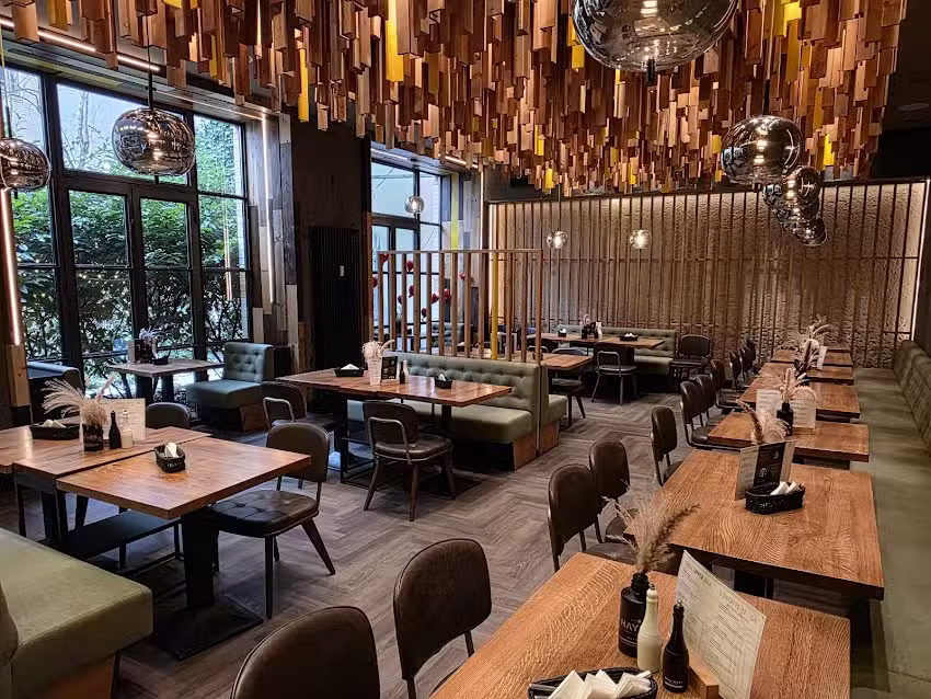 Upper Grill & Bar