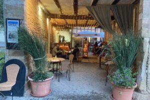 URFAUST – Bistro, Kultur & Spirits