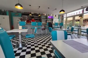 V8 Diner & Steakhouse