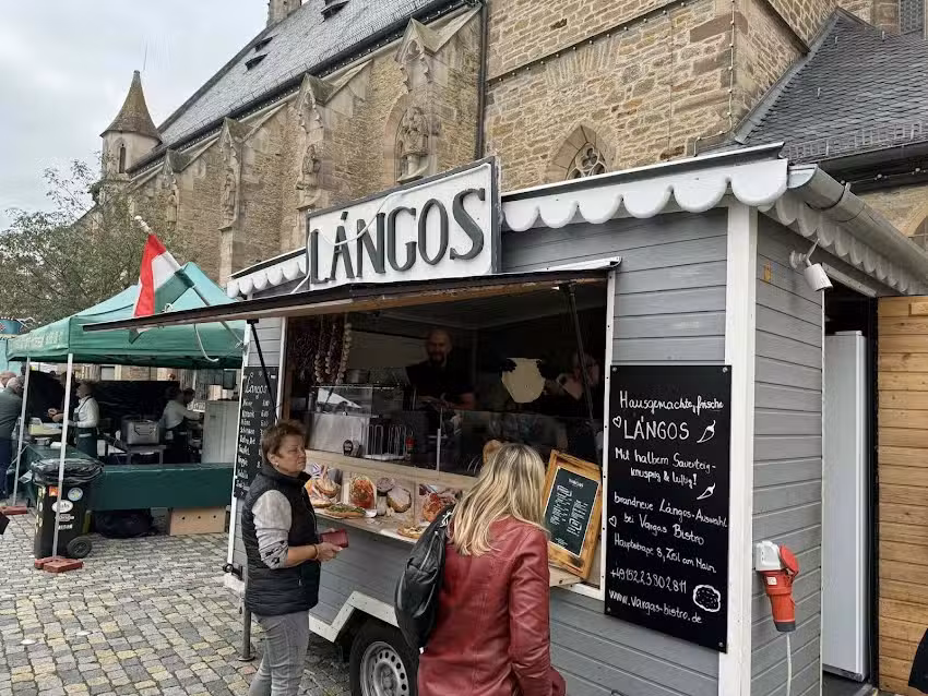 Varga&rsquo;s L&aacute;ngos Foodtruck