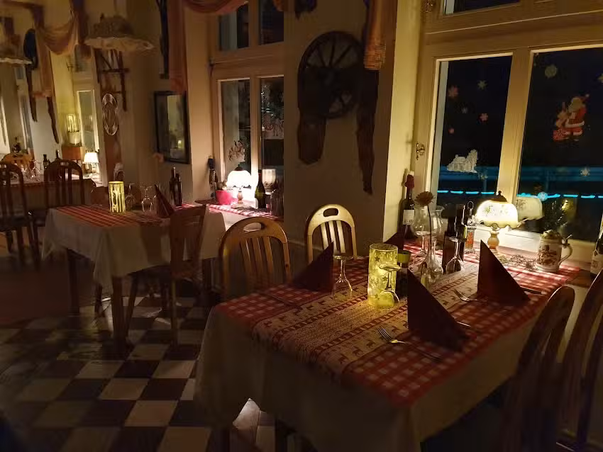 Via Veneto &bdquo;Zum alten Hof&ldquo;