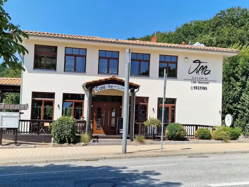 Villa C (Colonial) am See