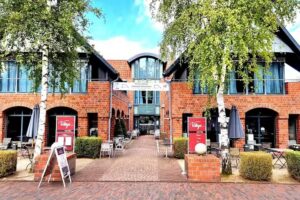 Village: Hotel, Café & Bistro