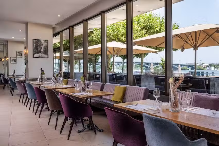 VINEUS Restaurant & Wine Bar