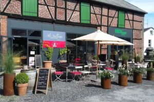 Vinothek & Feinkost Alte Stallungen