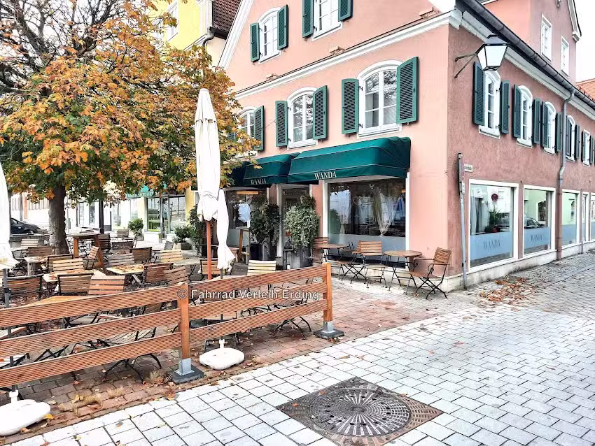 W A N D A | Fr&uuml;hst&uuml;ck, Caf&eacute;, Burger & Bar