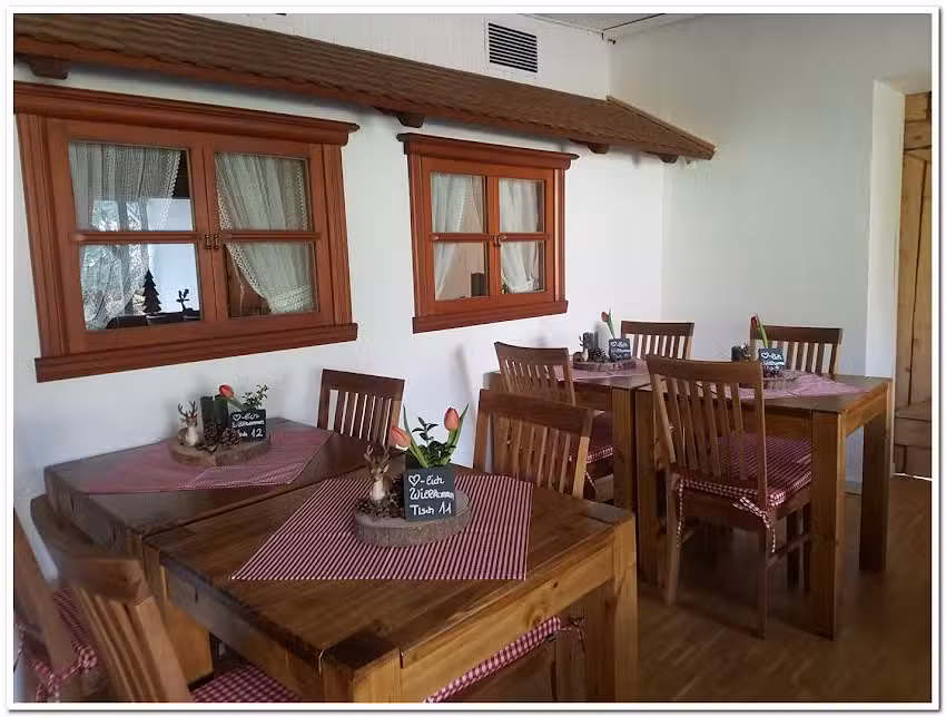 Waldcaf&eacute; & H&uuml;ttenzauber &ndash; Daniel Dornbusch