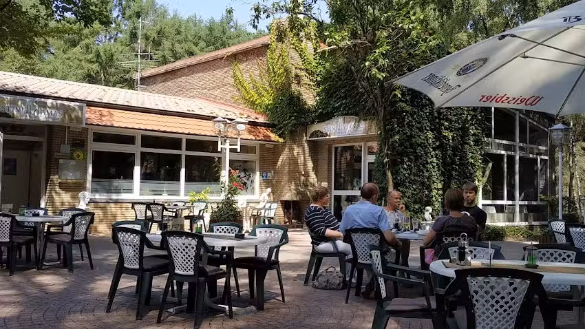 Waldhotel Surwold | Stini Yiamas | Fuchsh&ouml;hle