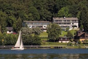 &bdquo;Waldhotel Wiesemann&ldquo; das &bdquo;PlusNaturHotel&ldquo; direkt am Edersee-Ufer