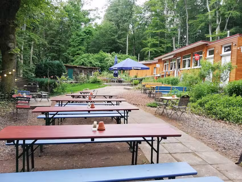 Waldwinkel. Kaffee- und Biergarten am Benther Berg
