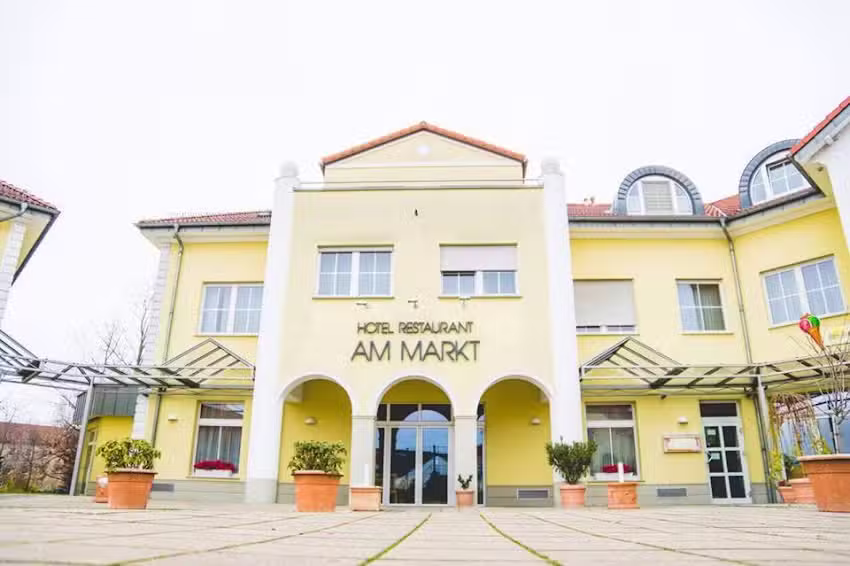 Warias Hotel & Restaurant Braunsbedra