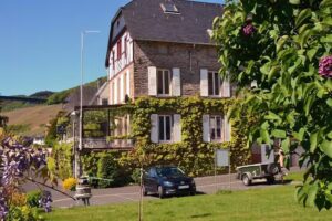 Weingut, Küche und Gästehaus Erbes-Henn