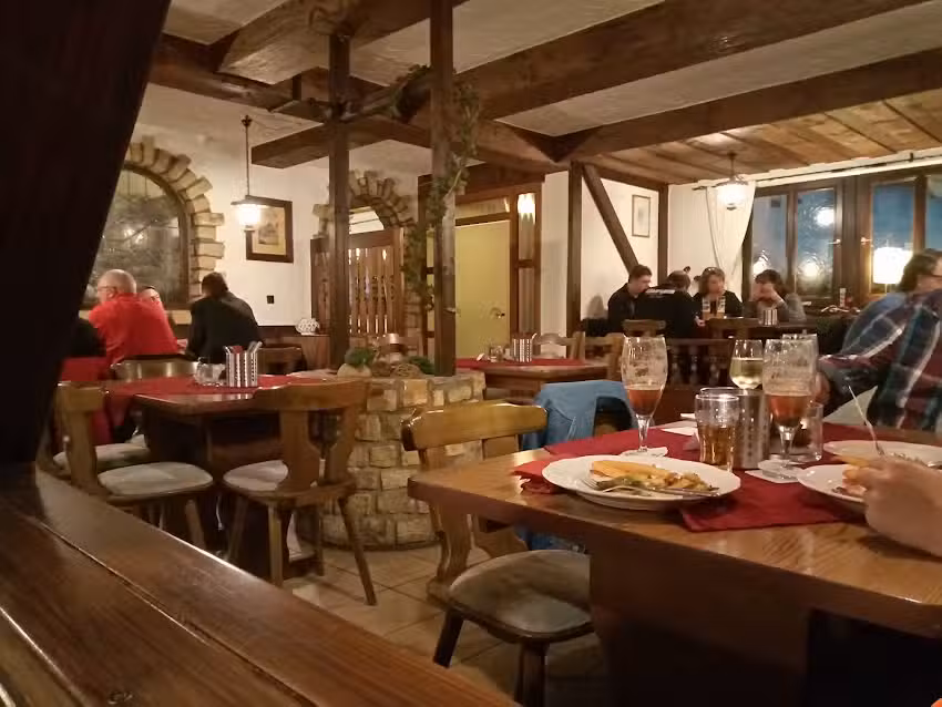 Weinhaus Zum Scharfenstein