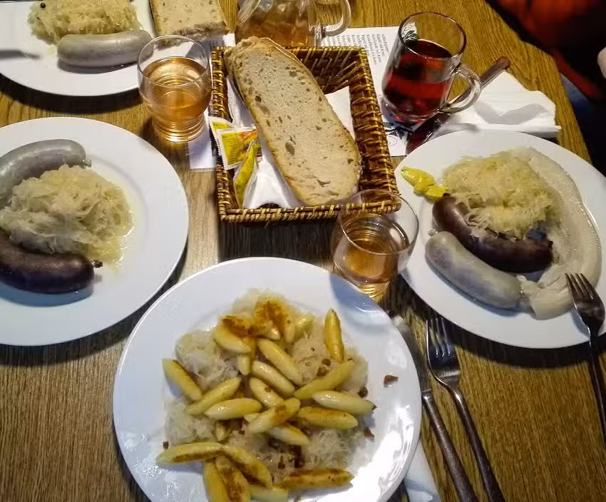 Weinlaube im Br&uuml;ckle &ndash; Besenstube