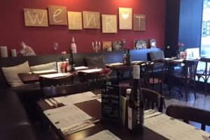 WEINROT &ndash; Restaurant & Gute Stube