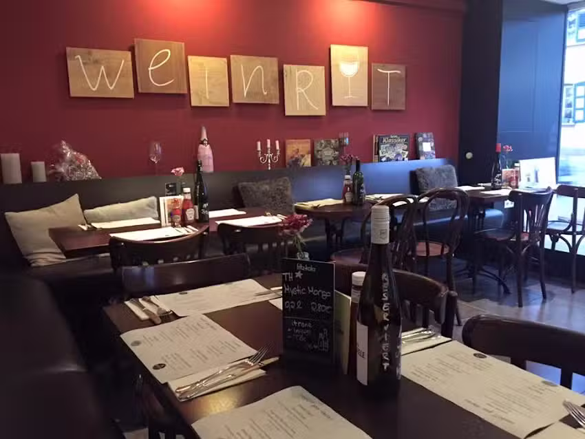 WEINROT &ndash; Restaurant & Gute Stube