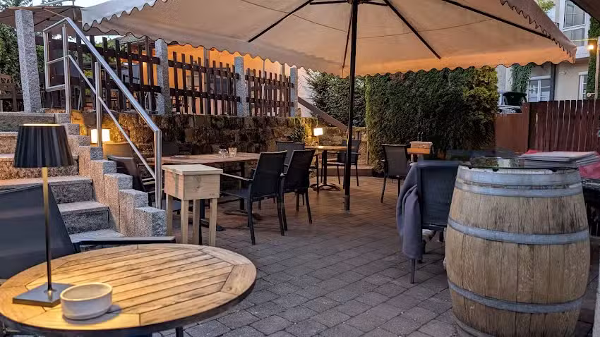 Weinstube Knausbira St&uuml;ble &ndash; Hendrik Schallmeir