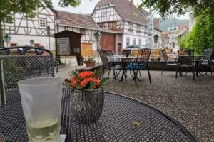 Weinstube unter der Linde
