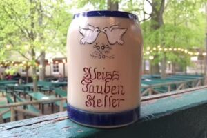 Weiss Tauben Keller