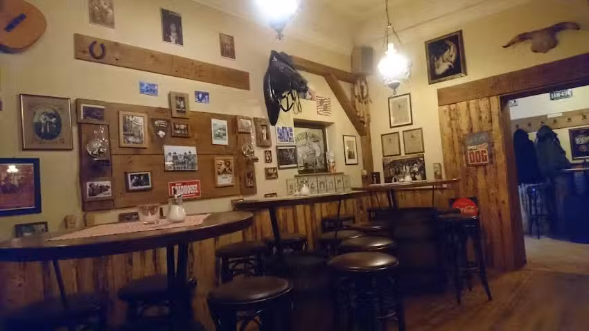 Western Saloon Go-West