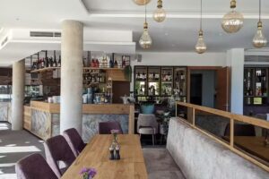 Westside Caf&eacute; & Restaurant