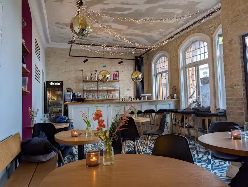 Willy &ndash; Fischbr&ouml;tchen, Vischbr&ouml;tchen, Drinks & mehr