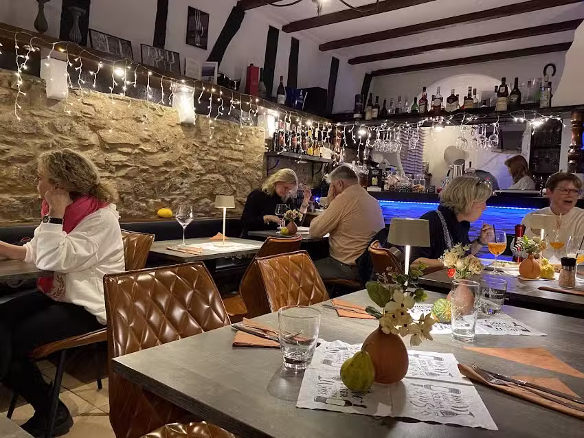 Wine Pinsa & More Restaurant