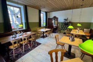 Wirtshaus &bdquo;fesch&ldquo; am Kirchsteig