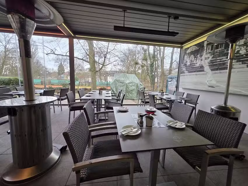 Wirtshaus im Club