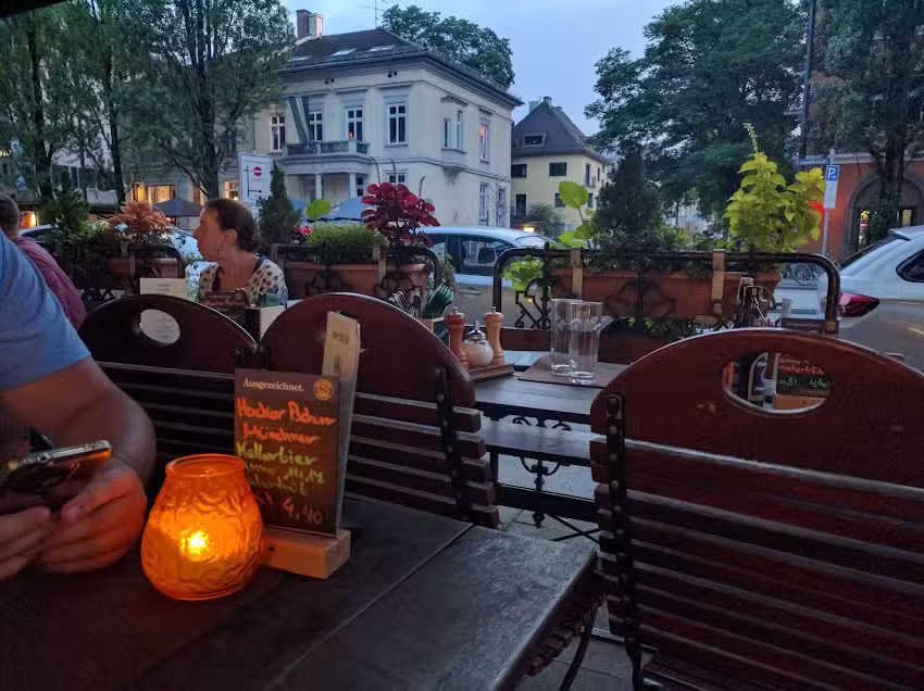 Wirtshaus Zur Brez&acute;n