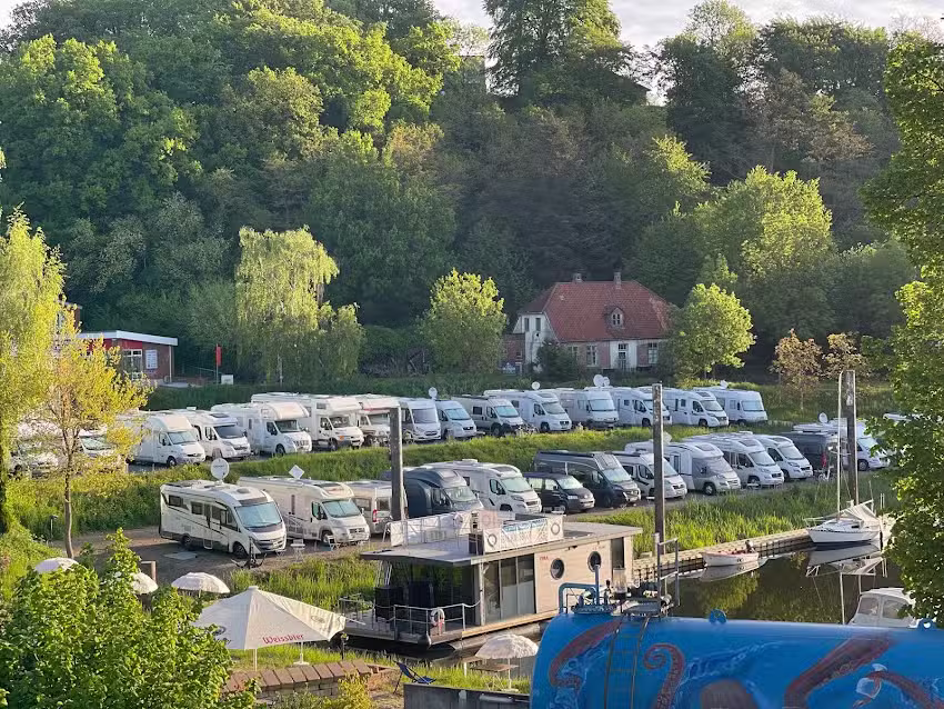 Wohnmobil-Stellplatz Yachthafen Lauenburg