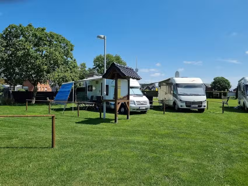 Wohnmobilstellplatz am Paradies