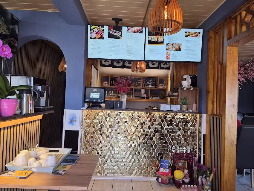 WOKI Asia Fusion & Sushi