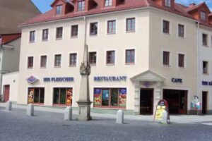 Wolf Fleischerei-Fachgesch&auml;ft mit Heisser Wolf Restaurant