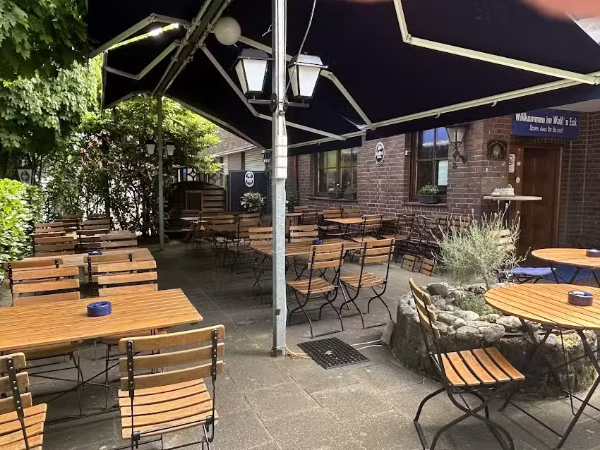 Wolf&acute;s Eck | Gastst&auml;tte . Biergarten . Kegelbahn . Saal