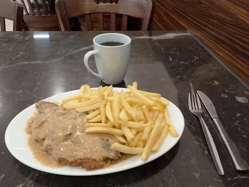 Wolf Wurstshop mit Heisser Wolf Restaurant