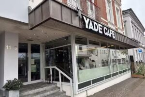 Yade Cafe