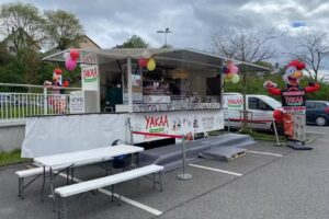 YAKAA Hähnchen Grill