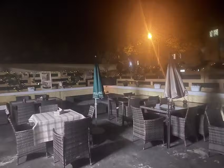 Yalla Pizza Bar & Restaurant