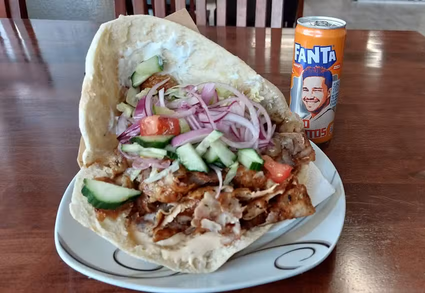 Yaprak Döner
