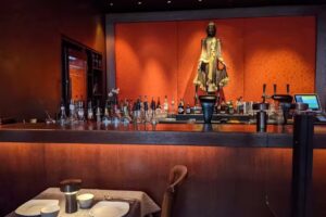 YUM thai kitchen & bar