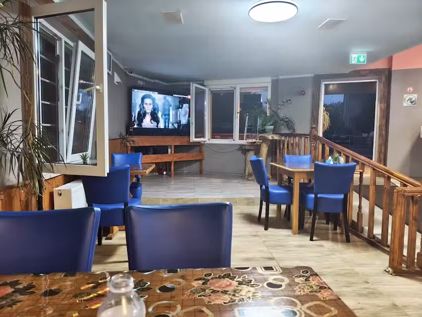 ZAZA Restaurant & Pizzeria