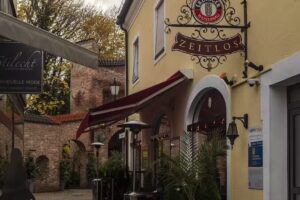Zeitlos an der alten Stadtmauer