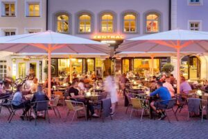 Zentral – essen & trinken