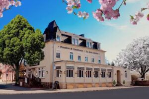 ZU DEN LINDEN RADEBEUL &ndash; restaurant & pension