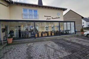 Zum Besenbinder