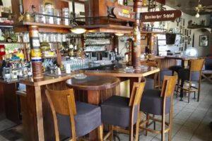 Zum Dokter Cafe Bistro mit Raucherbereich