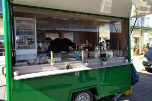 Zum grünen Grillwagen. Thüringer Rostbratwurst