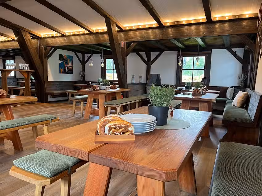 Zum Sandner &ndash; Alm | Wirtshaus | Biergarten
